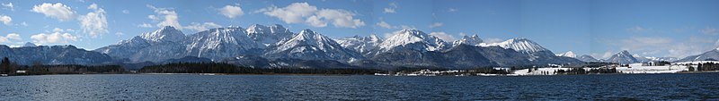 File:Allgaeuer Alpen Panorama 2.jpg