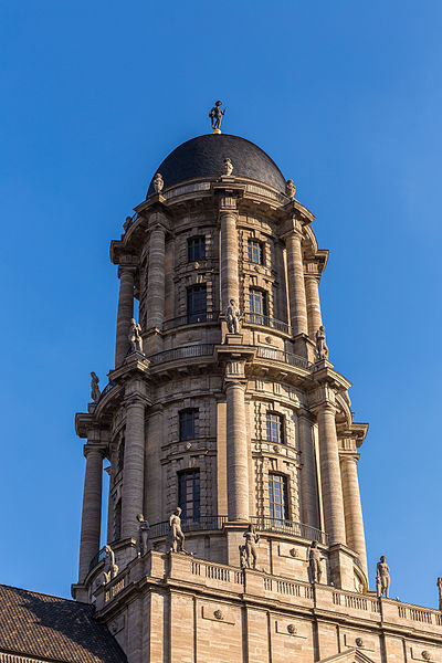 File:Altes Stadthaus, Berlin, Turm, 160213, ako.jpg