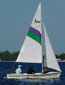 Americká plachetnice 14.6 2246.jpg