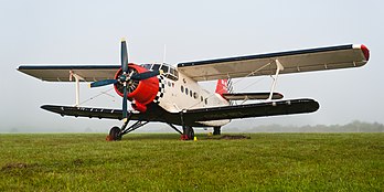 Un Antonov An-2, avion biplan monomoteur polyvalent. (définition réelle 3 600 × 1 800)