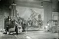 Augustin Němejc maluje oponu plzeňského divadla