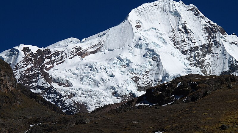 File:Ausangate Mountain Peru 01.jpg