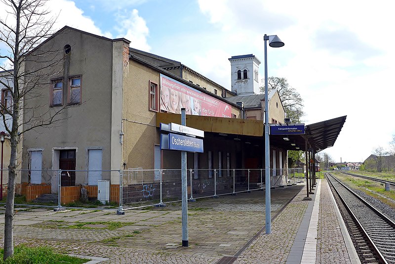 File:Bahnhof Oschersleben (Bode), 2016 (04).JPG