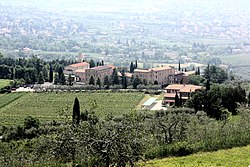 Vista da paisagem de Bardolino e vinhedos da abadia de San Georgio