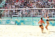 Deutsch: Beachvolleyball bei den Olympischen Jugendspielen 2018; Tag 9, 15. Oktober 2018; Mädchen, Viertelfinale: USA-Spanien 2–1 (21–19/17–21/15–9) English: Beach volleyball at the 2018 Summer Youth Olympics at 15 October 2018 – Girls Quarterfinals: USA-Spain 2–1 (21–19/17–21/15–9)