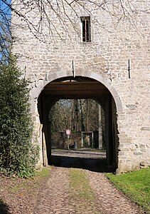 Entrée charretière.