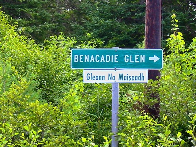 Bilingual sign, Cape Breton, Nova Scotia