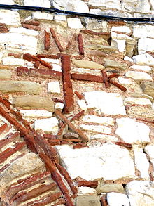 Monogram of Michael on the walls of the castle Berat - Festung 1b Zwinger Monogramm Michael Komnenos.jpg