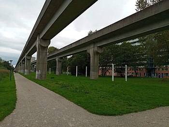 Bijlmerdreefmetrobrug 15 oktober 2020a.jpg