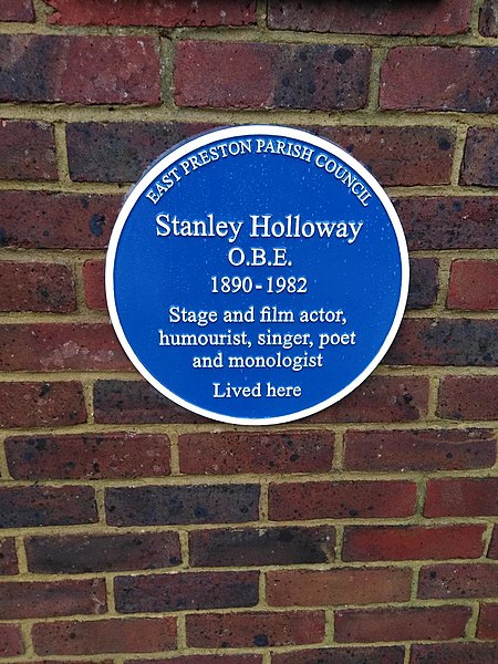 File:Blue Plaque Stanley Holloway.jpg