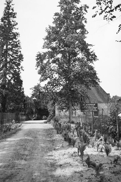 File:Boerderij bij het kasteel - Wijchen - 20255885 - RCE.jpg