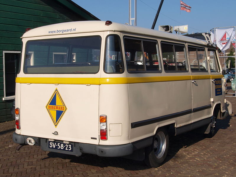 File:Borgward B 611-0 Omnibus (1961), Dutch licence registration SV-58-23 pic2.JPG