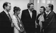 Ekkehard Schall, Barbara Brecht-Schall, Hans-Joachim Hoffmann, Ruth Berghaus und Norbert Christian bei einem Empfang während der „Brechtwoche der DDR 1973“