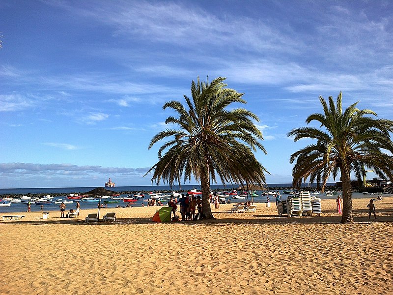 File:Canaries Tenerife Playa Teresitas Puerto San Andres - panoramio.jpg