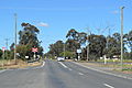 English: The Stockinbingal-Parkes railway line crossing the Mid Western Highway at Caragabal, New South Wales