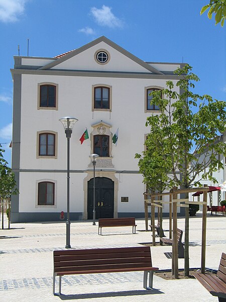 File:Casa da Câmara de Sobral de Monte Agraço.jpg