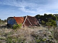 Chesterfield Inn Stables ruin, May 2020 03.jpg