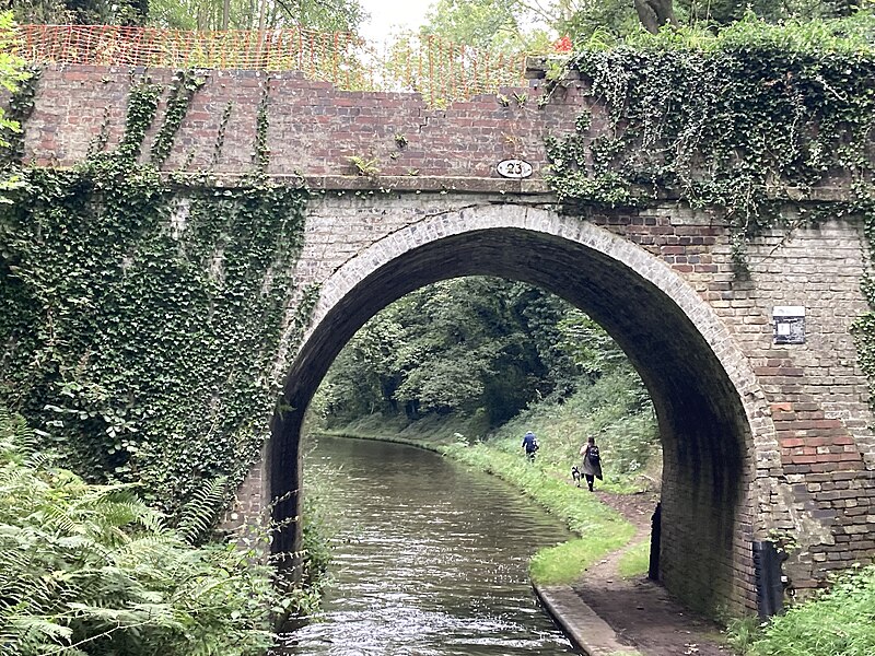 File:Church Eaton - Shropshire Union Canal High Onn Bridge (Number 25) At Sj 835 168 - 20230825123430.jpeg