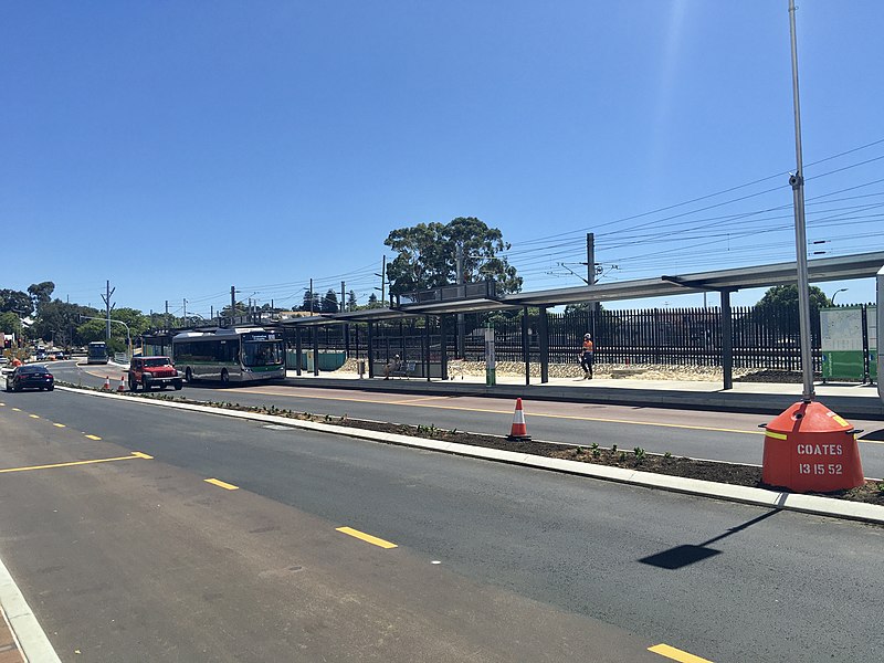 File:Claremont Station bus interchange, Western Australia, March 2022 07.jpg