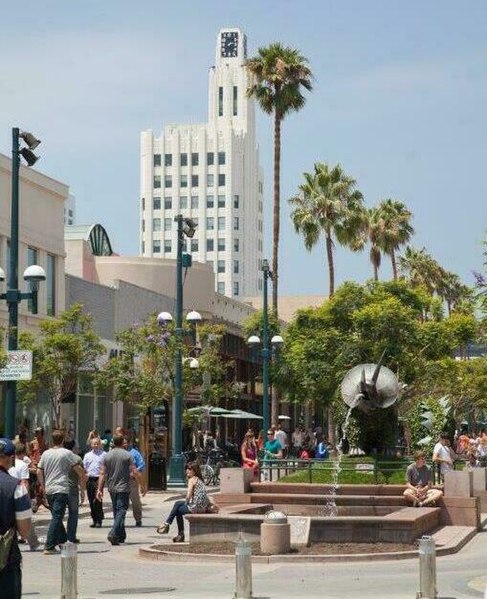 Image: Clock Tower Santa Monica esterna (cropped)