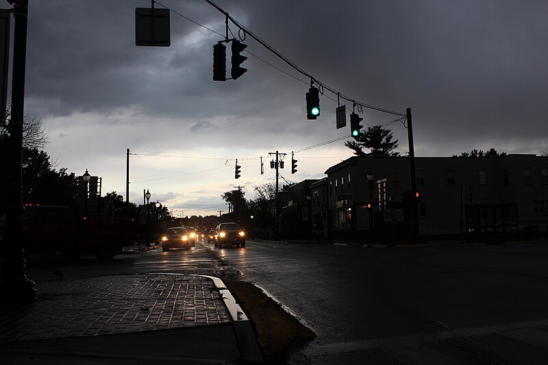 File:Cloudy intersection in Rensselaer, New York.jpg