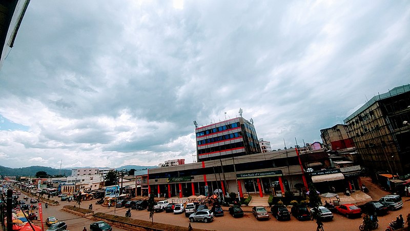 File:Commercial Avenue, Bamenda, Cameroon.jpg