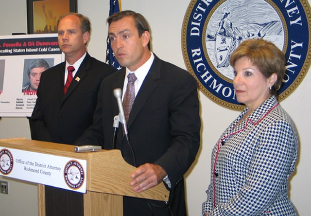 Donovan and Vito Fossella announce their support for federal legislation to prosecute cold cases, September 2005