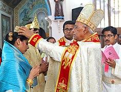 Makutha nalika pesta Nasrani ing Greja Katulik Syro-Malabar