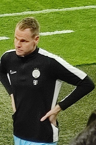 <span class="mw-page-title-main">Dénes Dibusz</span> Hungarian footballer (born 1990)