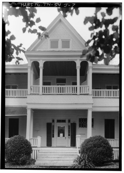 File:DETAIL OF NORTHEAST (FRONT PORCH) ENTRANCE - Old Beersheba Inn, Bass House (Cottage), Armfield Avenue, Beersheba Springs, Grundy County, TN HABS TENN,31-BERSP,8-7.tif