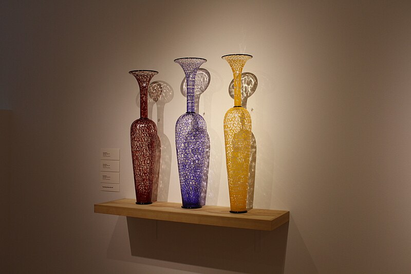 File:Dante Marioni Glass at The Tacoma Art Museum.JPG