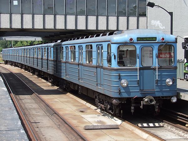 Тип д 3. Ев3 вагон метро. Ев вагон метро. Метропоезд ева Будапешт. Вагон метро типа ев3.