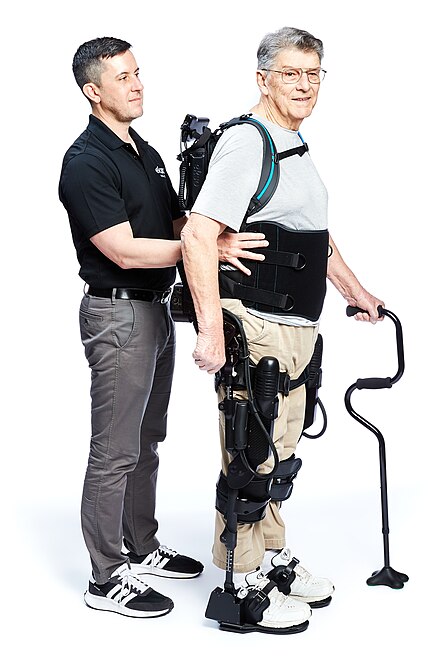 Ekso natural. Экзоскелет x-Soft. Центр разработки экзоскелетов Ekso Bionics в США. Здание центра разработки экзоскелетов Ekso Bionics в США. Skanska и Ekso Bionics лого.