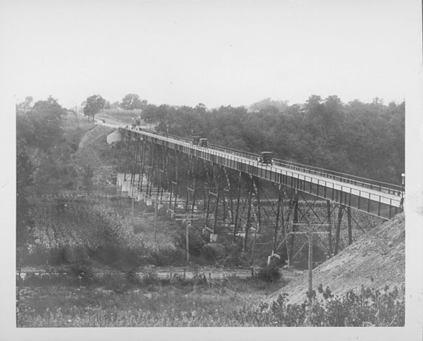 Eldora Viaduct was built over the Iowa River in 1914
