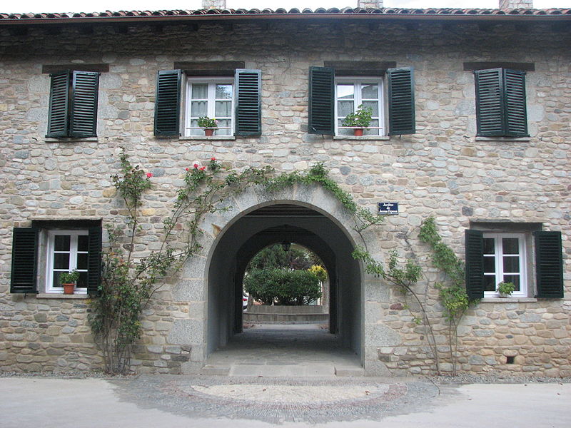 File:Entrada de la Colònia Espona.jpg