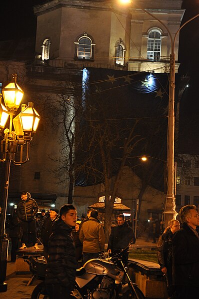 File:Euromaidan in Lviv (22.11.2013) 01.JPG