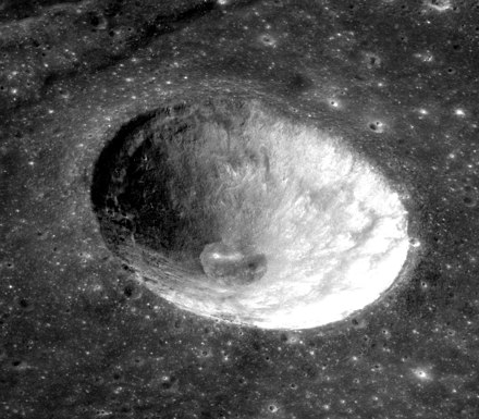 Apollo 17 image Fahrenheit crater AS17-P-2223.jpg