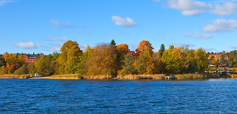 File:Fall, Vaxholm 2010 - panoramio (10).jpg