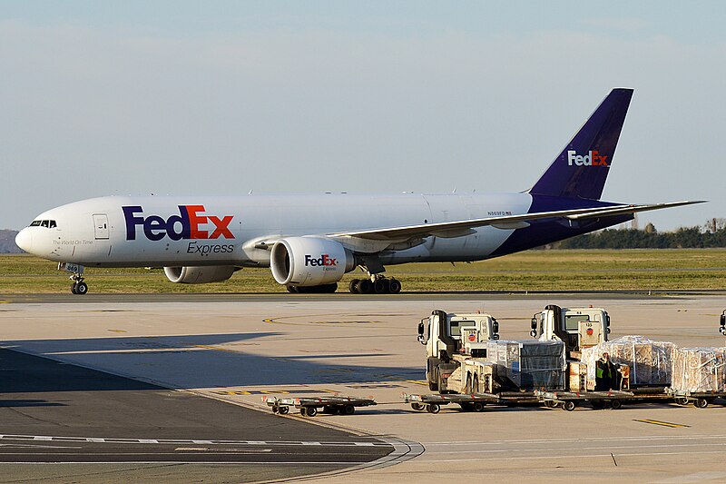 File:FedEx, N869FD, Boeing 777-FS2 (46715951895).jpg