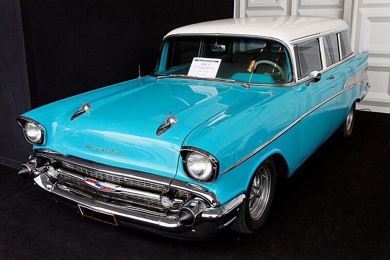 File:Festival automobile international 2011 - Vente aux enchères - Chevrolet Bel Air Handy Man Custom - 1957 05.jpg