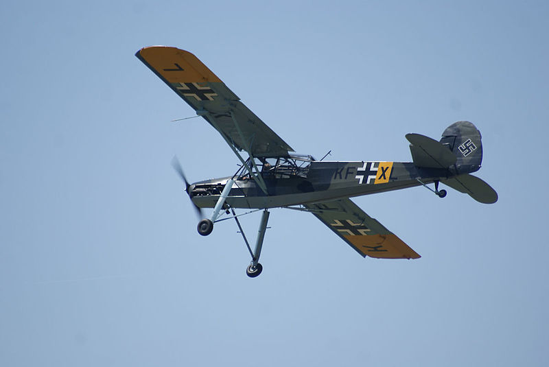 File:Fiesler Fi-156 Storch 1st pass 05 FOF 27March2010 (14403862158).jpg