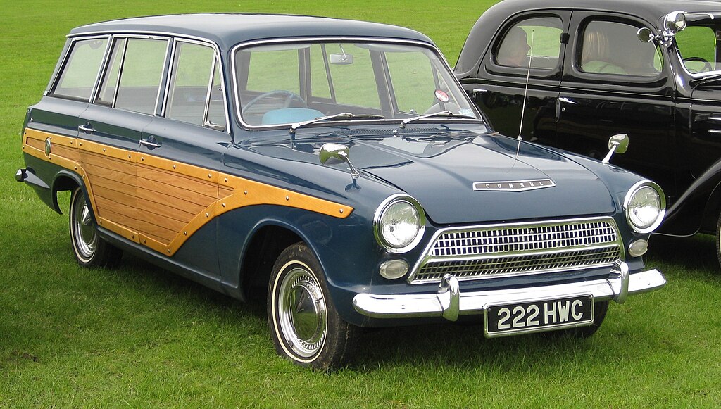 Der Ford Cortina 1024px-Ford_Consul_Cortina_estate_timber_effect_1963_ca_1500cc