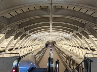 <span class="mw-page-title-main">Mount Vernon Square station</span> Washington Metro station