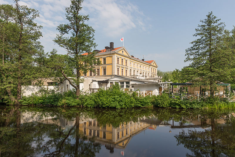 File:Frimurarlogen Örebro May 2014 01.jpg