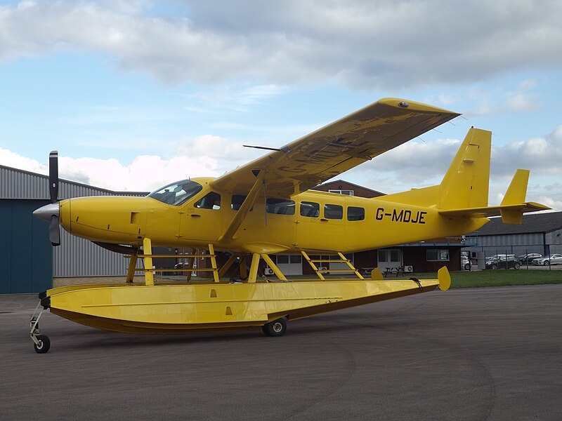 File:G-MDJE Cessna 208 (24987516245).jpg