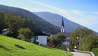 <span class="mw-page-title-main">Frassilongo</span> Comune in Trentino-Alto Adige/Südtirol, Italy