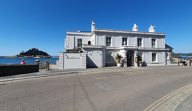 File:Godolphin Arms & St Michaels Mount, Marazion, Cornwall - June 2022.jpg