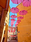 La rue et la place de la Poissonnerie à Grasse dans les Alpes-Maritimes.