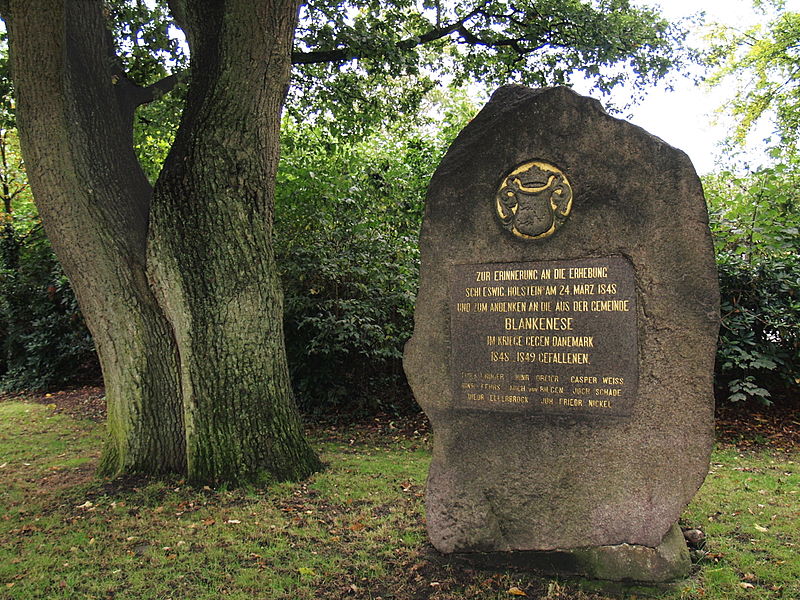 File:Hamburg, Blankenese Gedenkstein.JPG