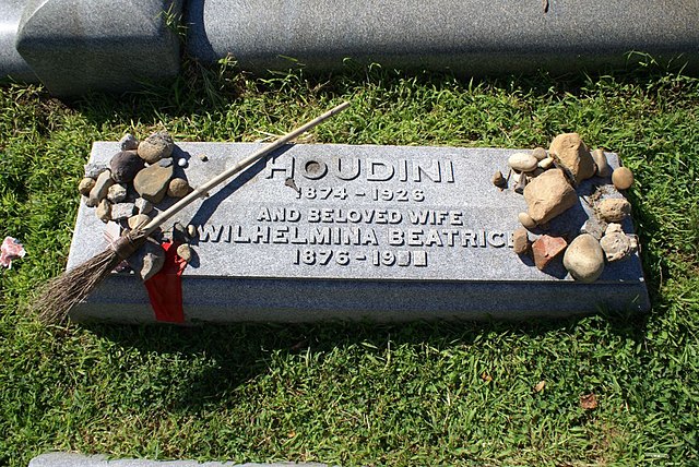 The Houdinis' grave marker at Machpelah Cemetery, Queens